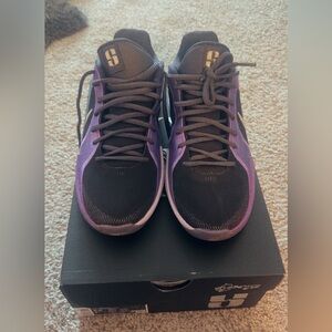 WNBA Sabrina 2 sneakers
8.5